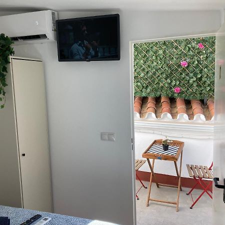 Malaguena Salerosa "Apartamento - Estudio Con Terraza" En Casa Tipica De 1 A 4 Dormitorios Μάλαγα Εξωτερικό φωτογραφία