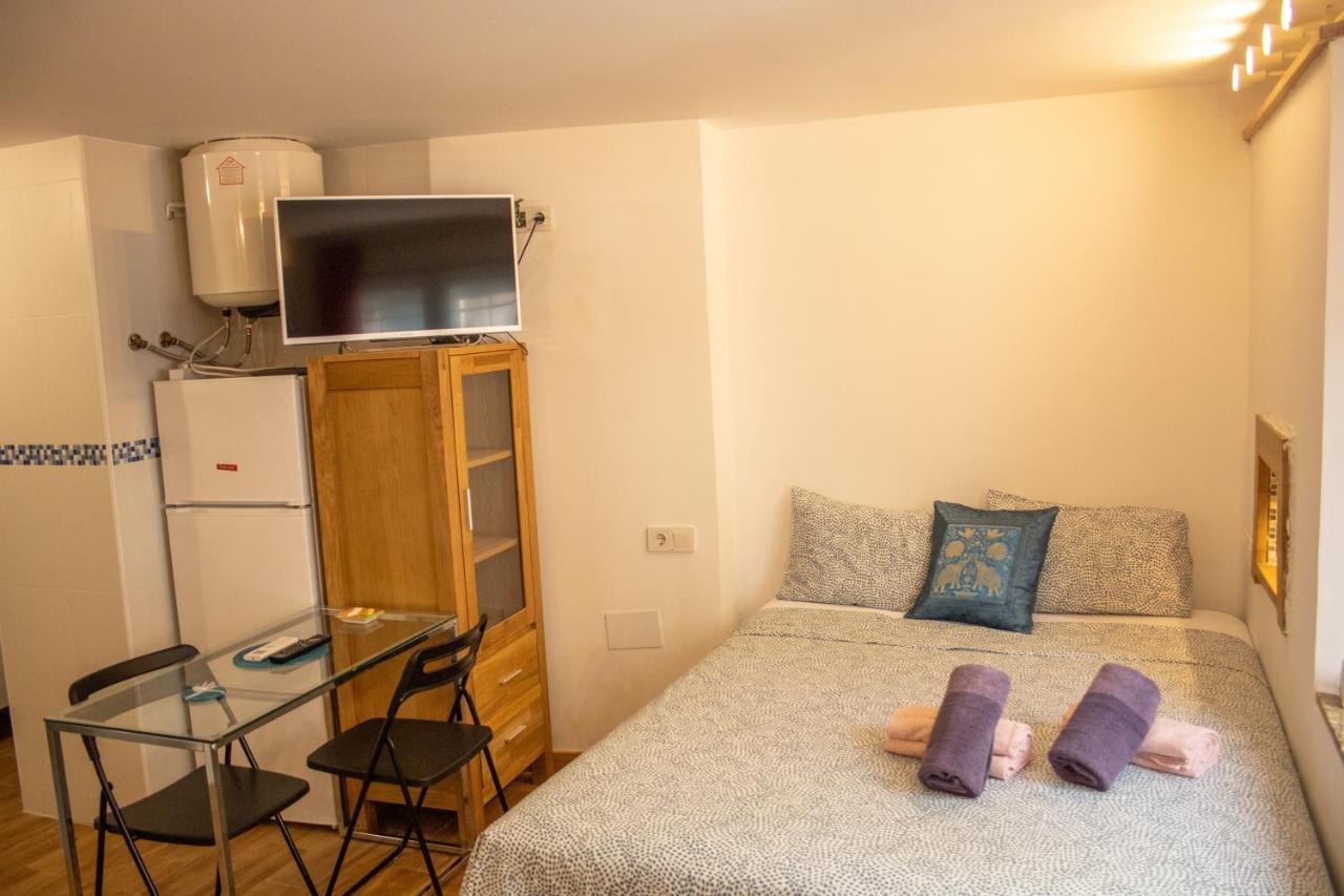 Malaguena Salerosa "Apartamento - Estudio Con Terraza" En Casa Tipica De 1 A 4 Dormitorios Μάλαγα Εξωτερικό φωτογραφία