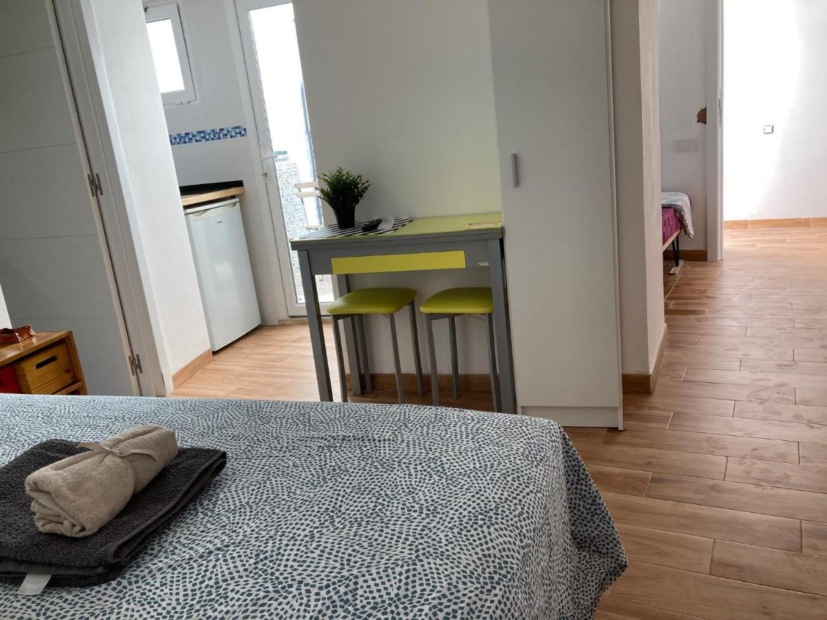 Malaguena Salerosa "Apartamento - Estudio Con Terraza" En Casa Tipica De 1 A 4 Dormitorios Μάλαγα Εξωτερικό φωτογραφία