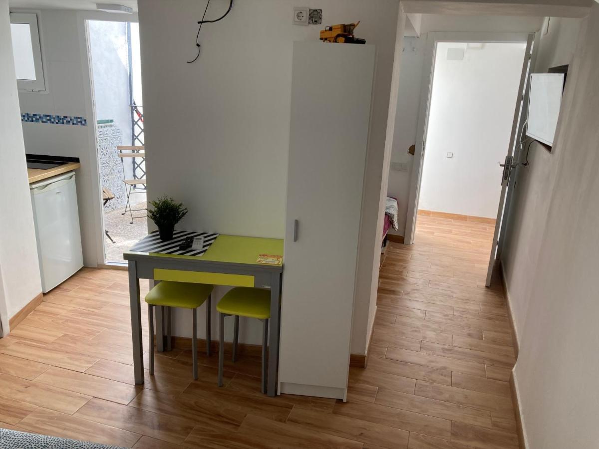Malaguena Salerosa "Apartamento - Estudio Con Terraza" En Casa Tipica De 1 A 4 Dormitorios Μάλαγα Εξωτερικό φωτογραφία