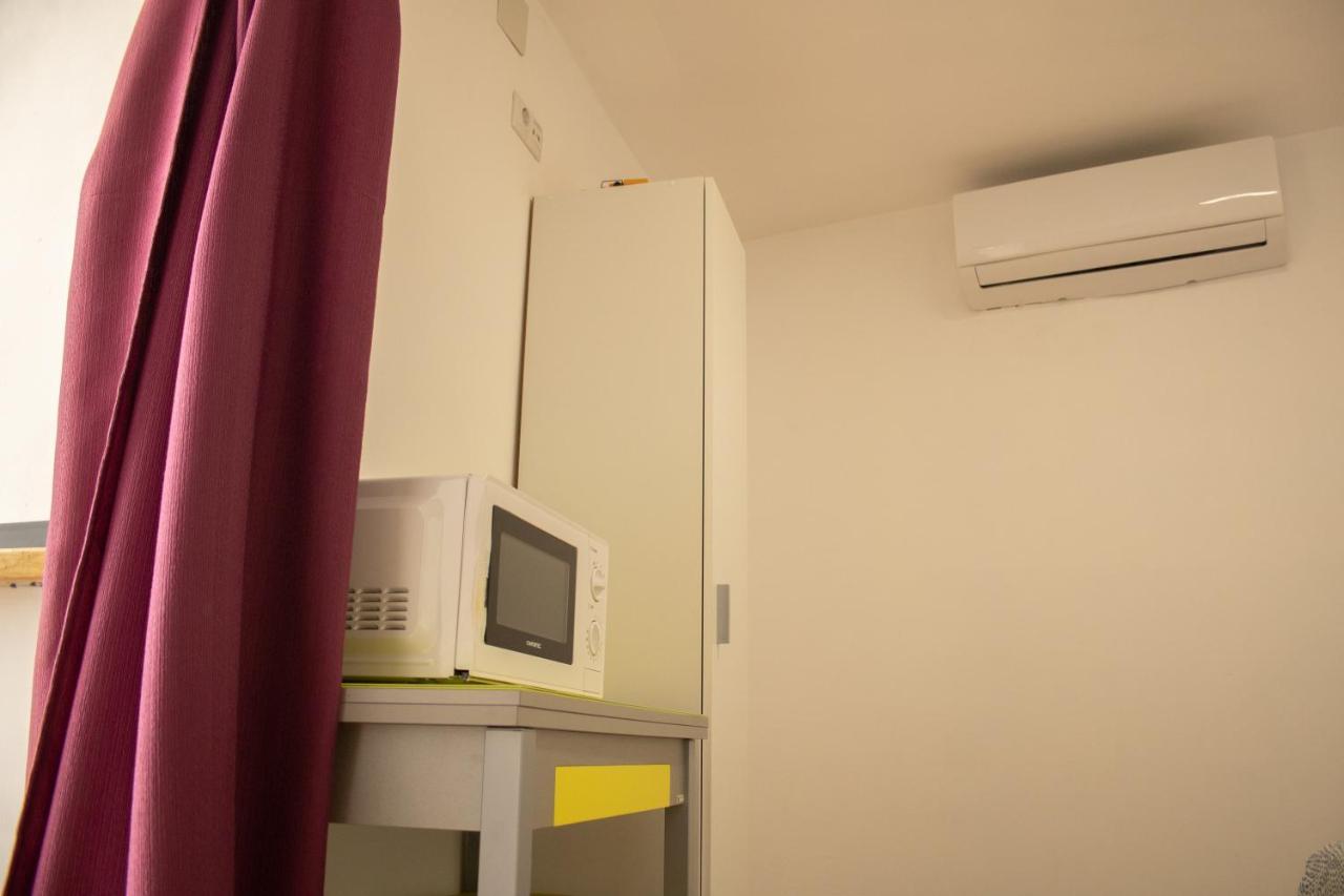 Malaguena Salerosa "Apartamento - Estudio Con Terraza" En Casa Tipica De 1 A 4 Dormitorios Μάλαγα Εξωτερικό φωτογραφία