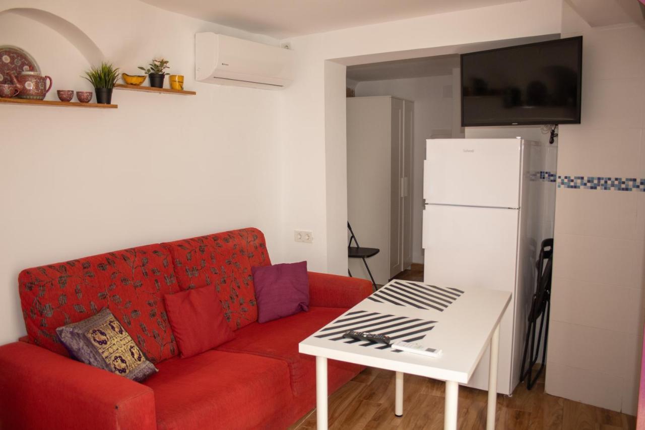 Malaguena Salerosa "Apartamento - Estudio Con Terraza" En Casa Tipica De 1 A 4 Dormitorios Μάλαγα Εξωτερικό φωτογραφία