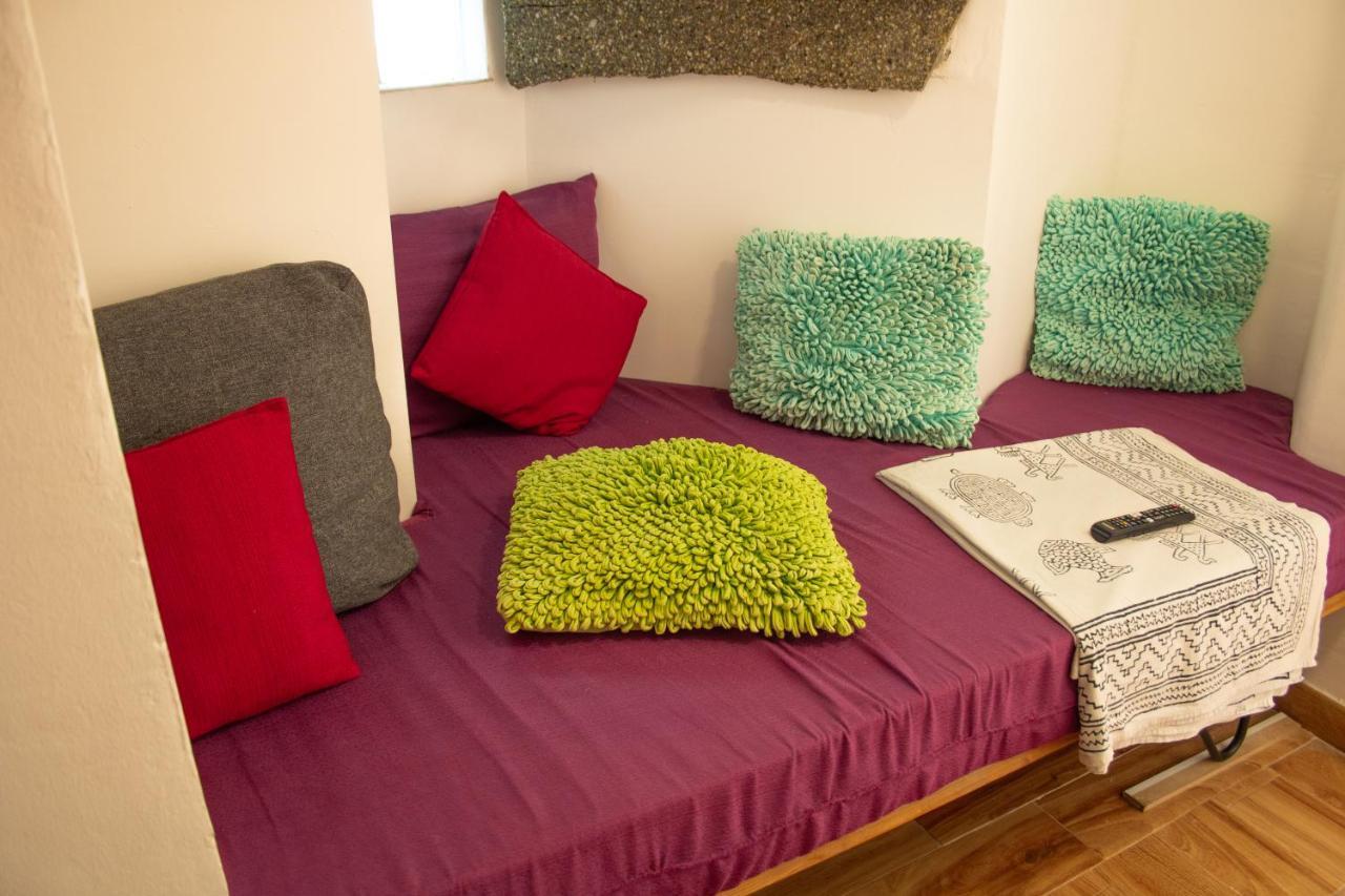 Malaguena Salerosa "Apartamento - Estudio Con Terraza" En Casa Tipica De 1 A 4 Dormitorios Μάλαγα Εξωτερικό φωτογραφία
