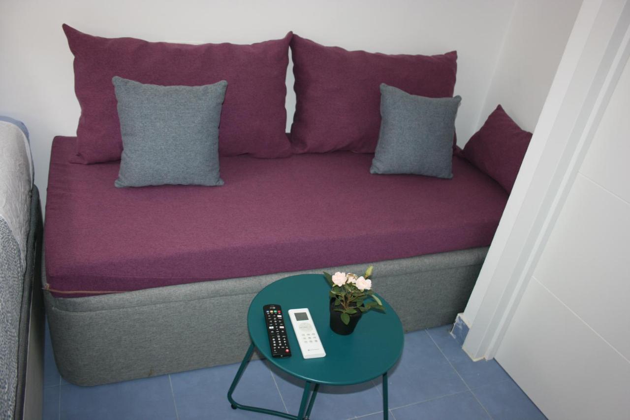 Malaguena Salerosa "Apartamento - Estudio Con Terraza" En Casa Tipica De 1 A 4 Dormitorios Μάλαγα Εξωτερικό φωτογραφία