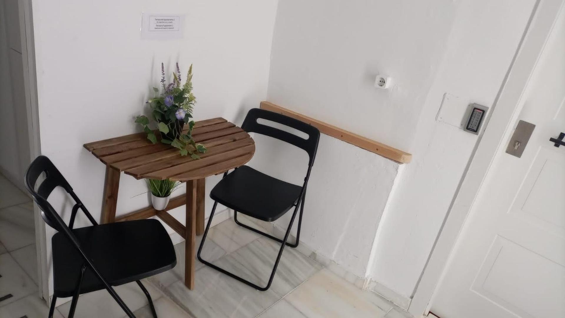 Malaguena Salerosa "Apartamento - Estudio Con Terraza" En Casa Tipica De 1 A 4 Dormitorios Μάλαγα Εξωτερικό φωτογραφία